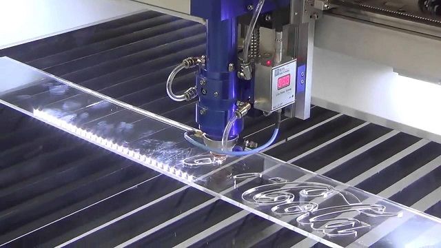 Công nghệ cắt laser mica giúp tiết kiệm thời gian