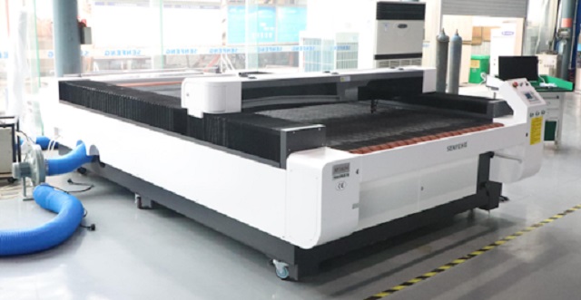 Quy trình gia công sản phẩm bằng máy cắt laser vải tại Minh Phú