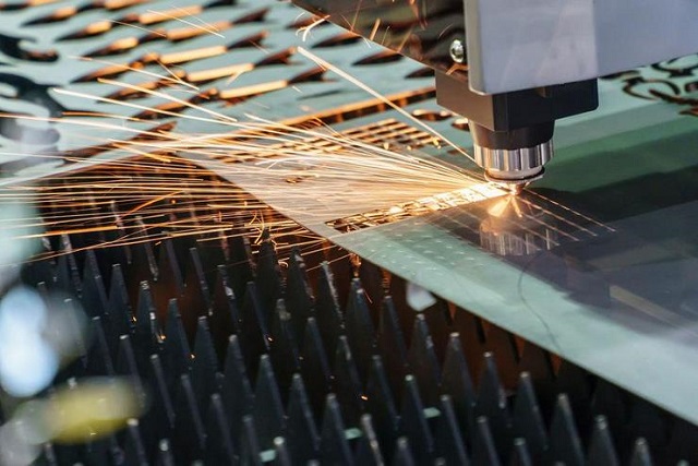 Xưởng khắc laser Hoàng Quốc Việt uy tín, chất lượng
