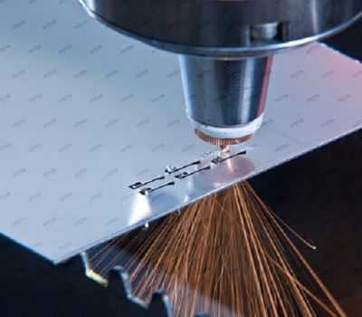 Khắc laser kim loại là công nghệ sử dụng tia laser để in và khắc trên kim loại